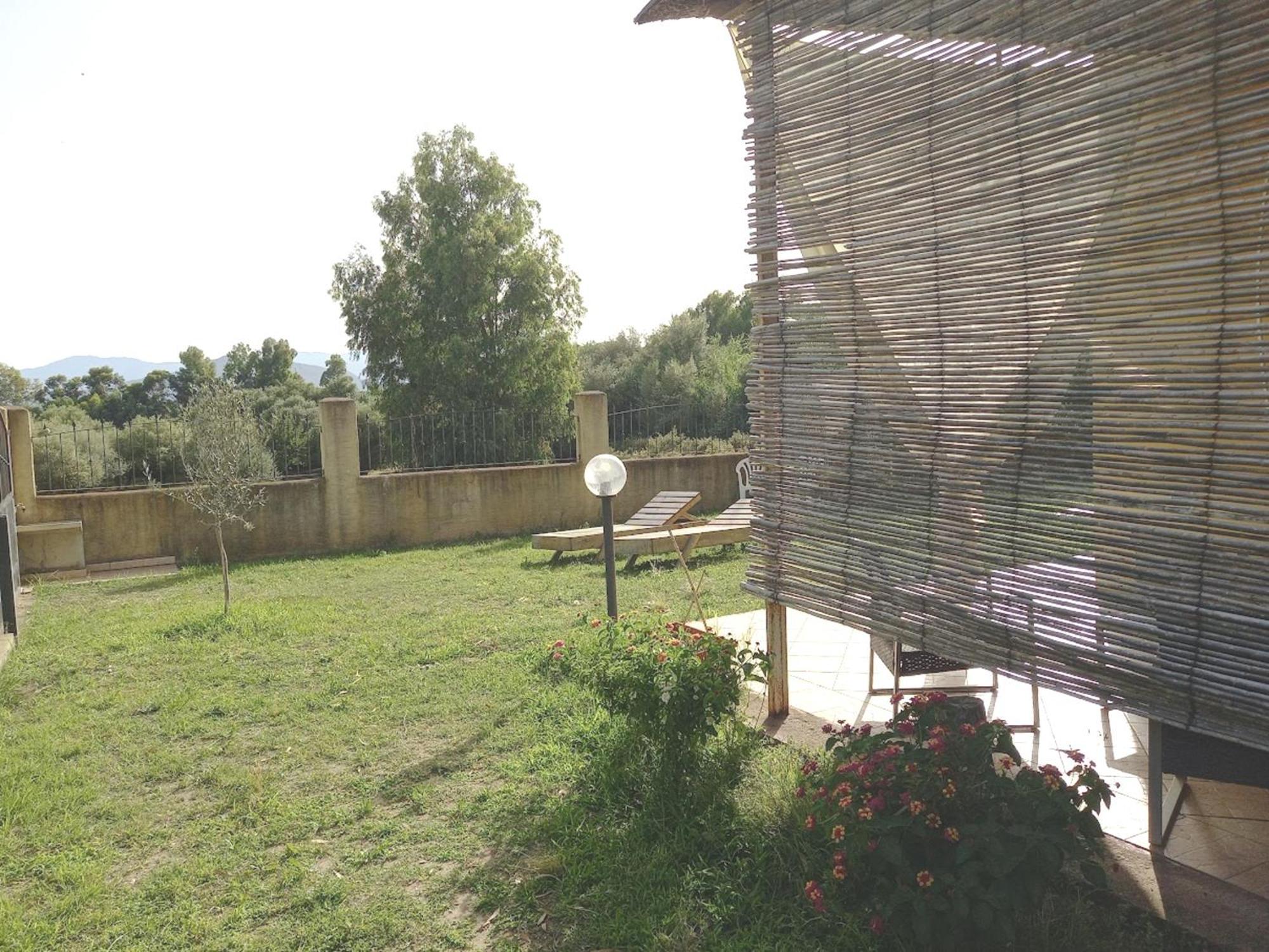 Basecamp Ogliastra - Flat Green Санта Мария Наварезе Екстериор снимка